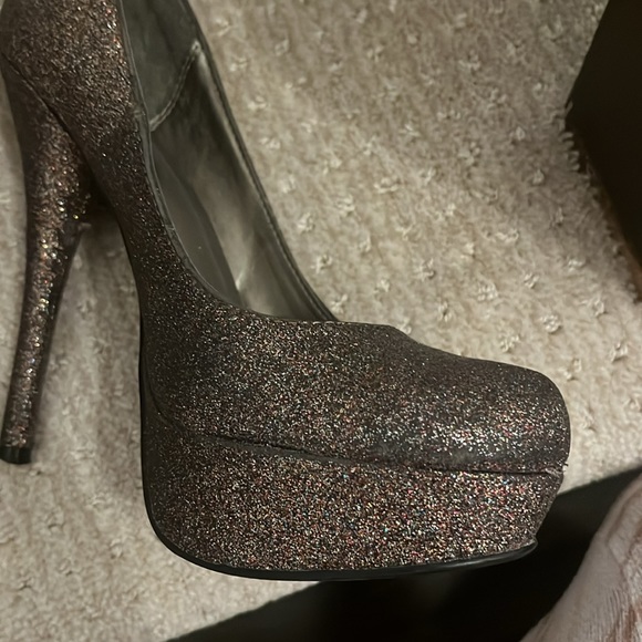 Sparkly heeels - Picture 3 of 6